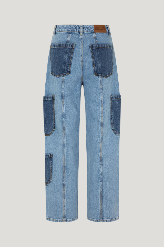 Nachi Jeans Medio Blue Denim These ankle-length, mid-rise jacquard trousers feature a zip fly with button closure - back image
